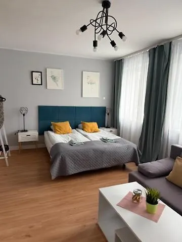 Stare Zoo Zajezdnia Apartment