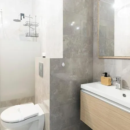 Stare Zoo Zajezdnia Apartman *