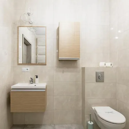 Stare Zoo Zajezdnia * Познань